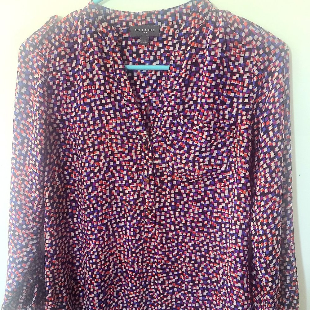 The limited checked red ,blue,white, black blouse size xs